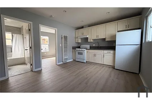 923 W 75th St #927 Photo 1
