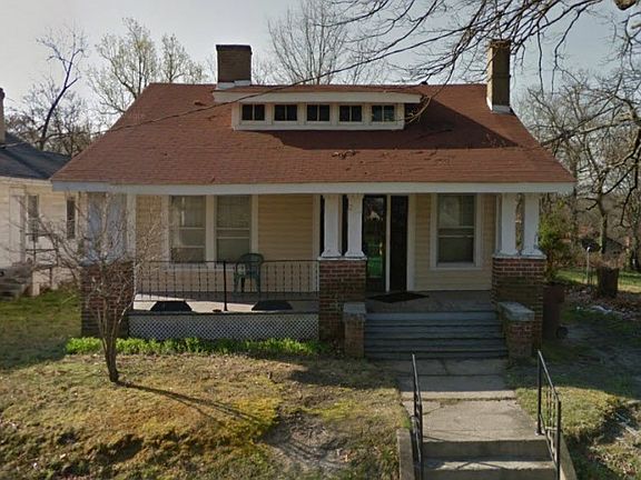 5th image of 210 E Whittington St