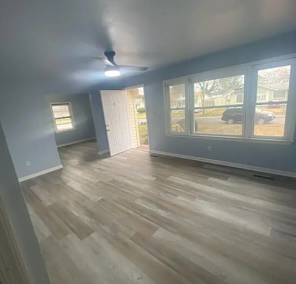 5 Median Pl — Photo 9