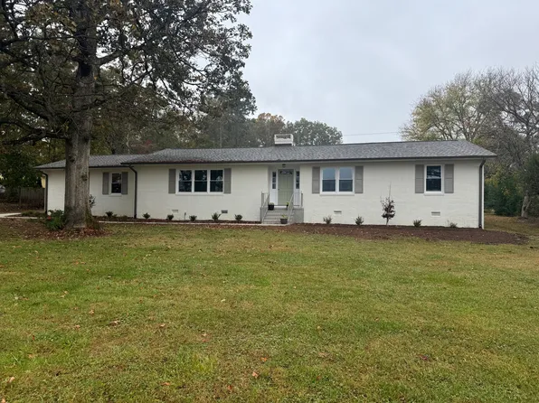 1105 E Rutherford St, Landrum, SC 29356