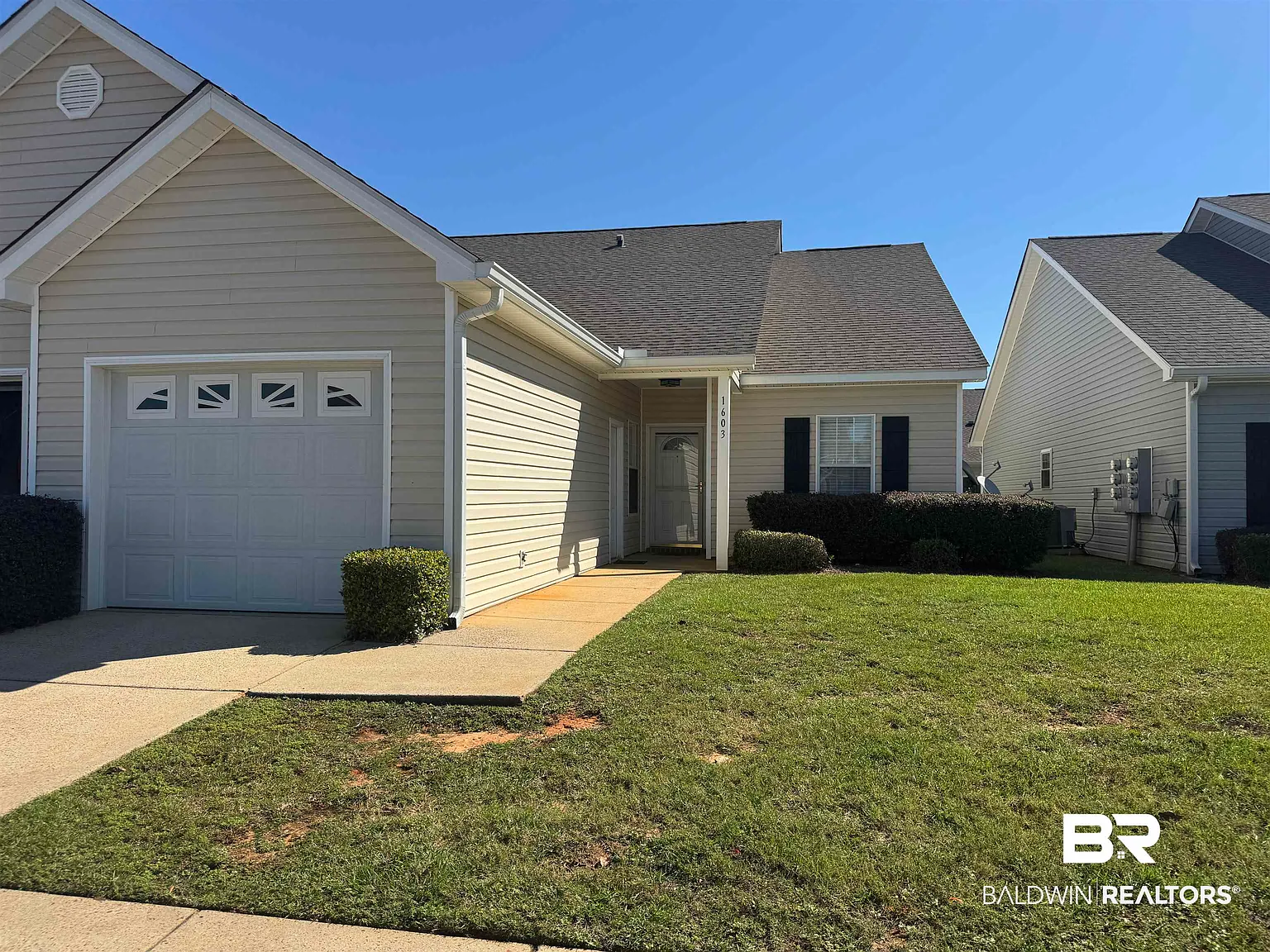 3 bed, 2.0 bath, 1335 sqft, $2,200 — Photo 1