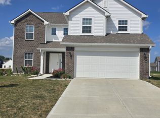 1713 N Clearwater Dr, Greenfield, IN 46140