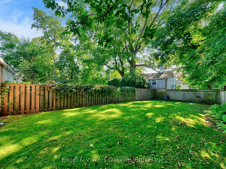 1354 Ontario St — Photo 23