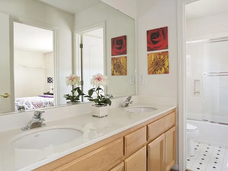 149 Orchard Park Pl — Photo 9