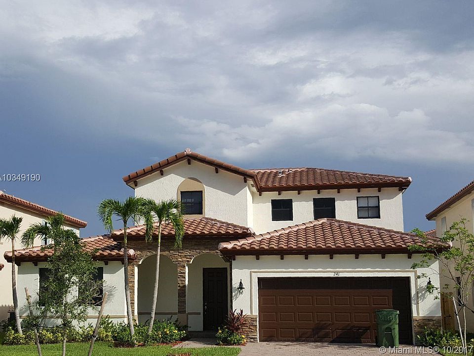 1st image of 241 SE 35th Ave #241