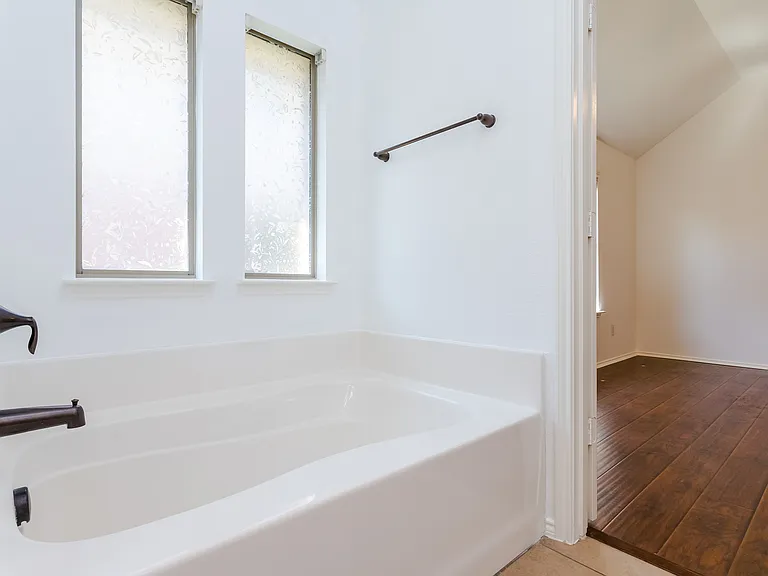 918 Mangrove Dr — Photo 10