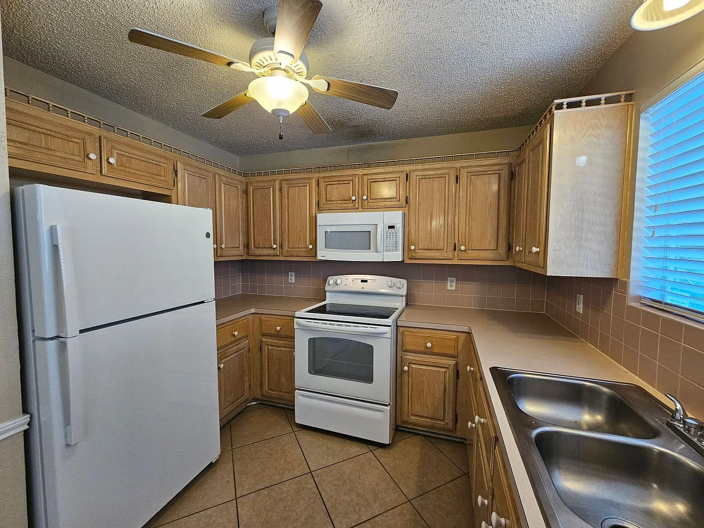 Back To School Rent Special - $250 Gift Card - Available Now! — Photo 3