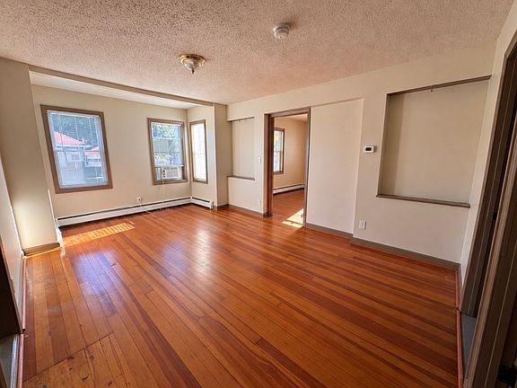 3rd image of 1 Friend St Floor 1
