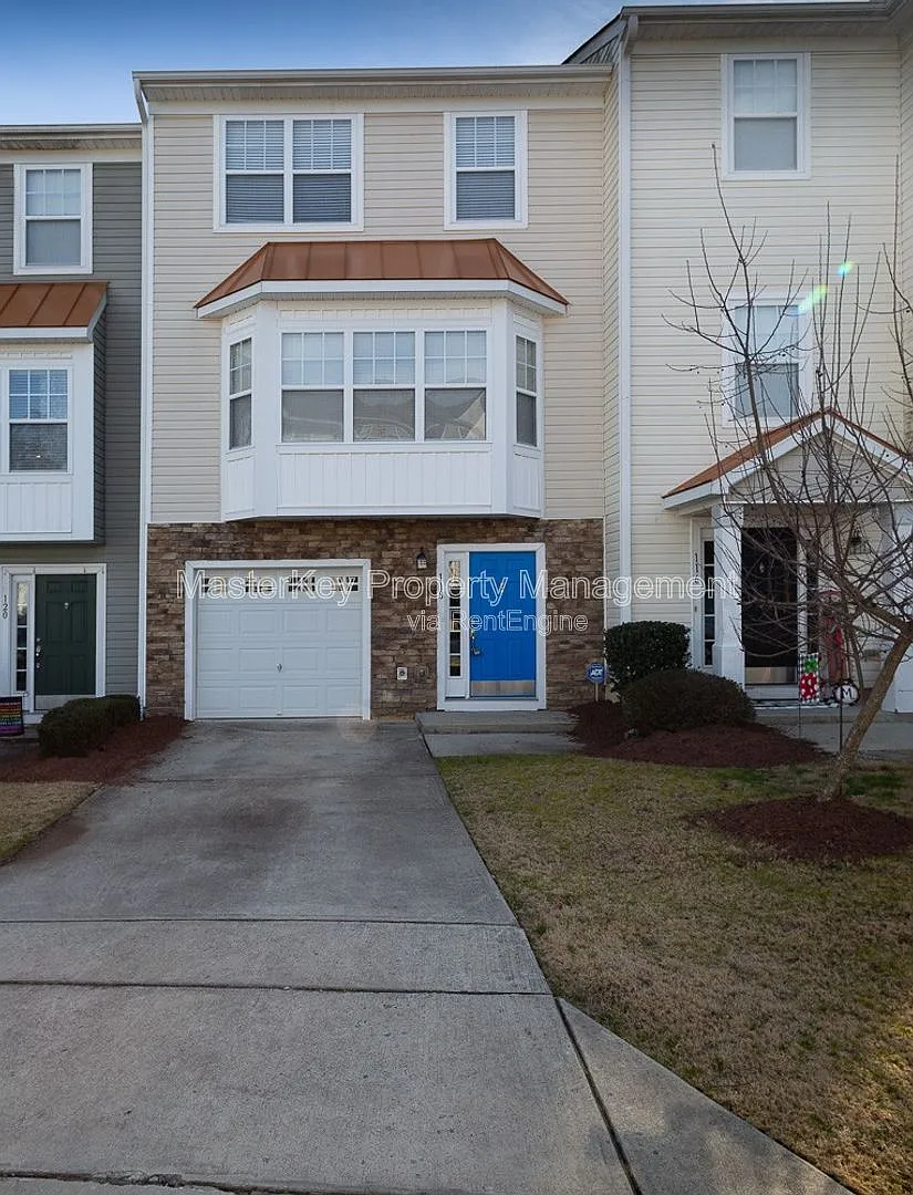 3 bed, 3.5 bath, 2275 sqft, $2,195 — Photo 1