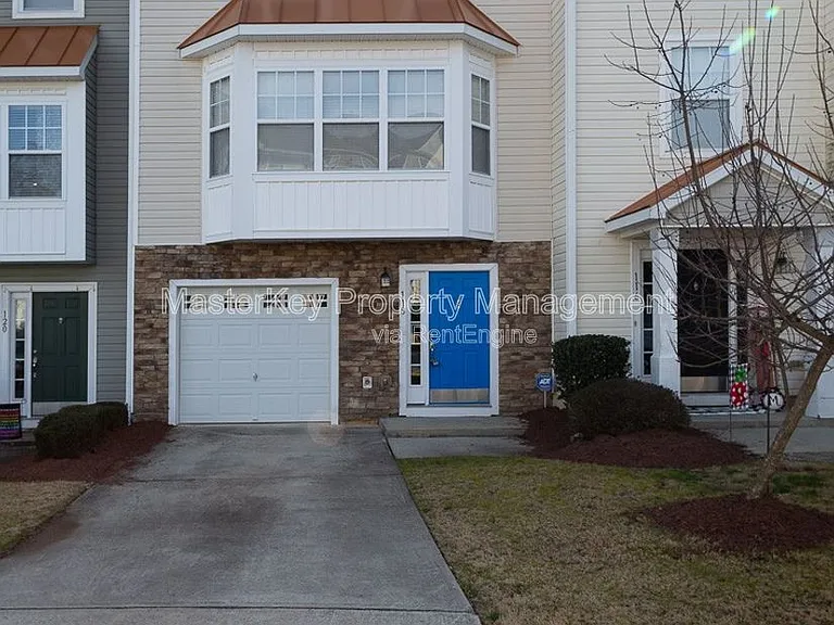 118 Darley Dale Loop — Photo 1