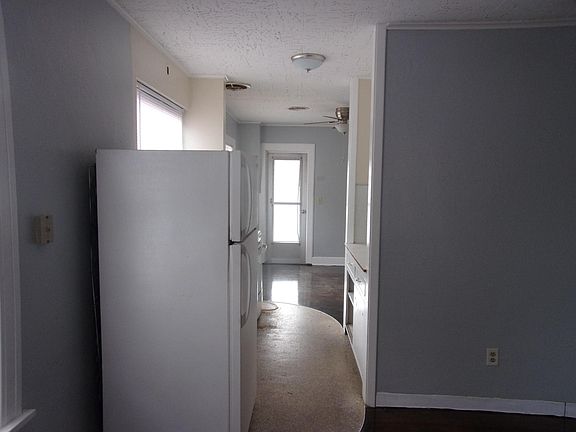 5th image of 450 30th Ave N APT 3