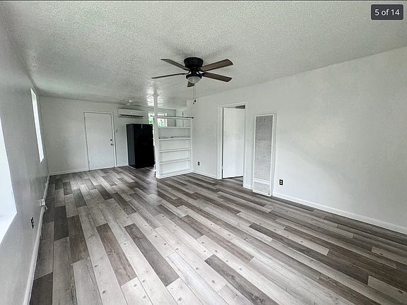 3rd image of 918 Coy Ave #918