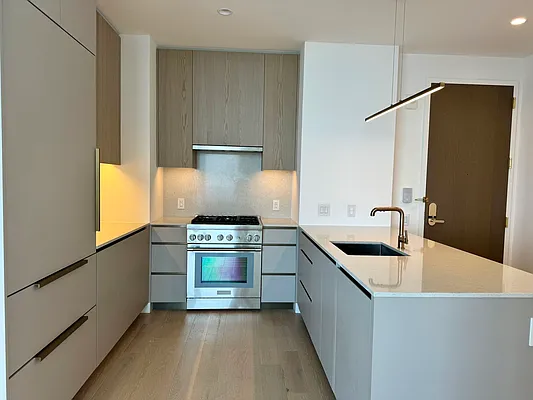 Rented by YouYork Management LLC | media 16