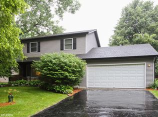 9205 Arthur St, Crystal Lake, IL 60014