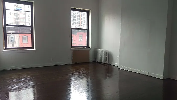 Rented by Green Line Realty | media 14