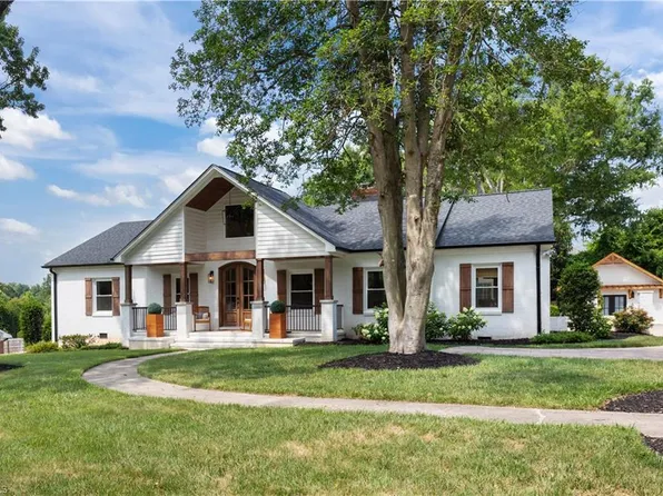 113 N Holden Rd, Greensboro, NC 27410