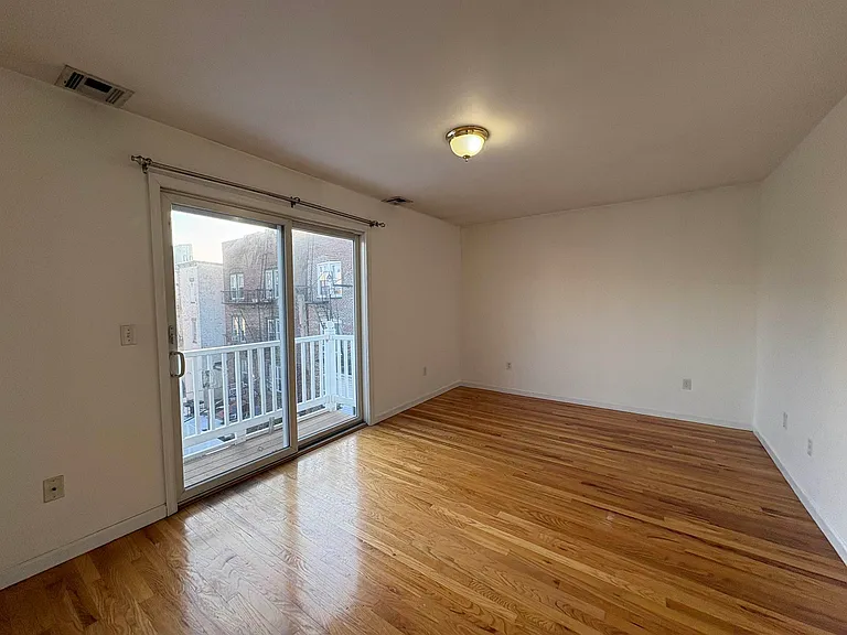 37 Reservoir Ave — Photo 11