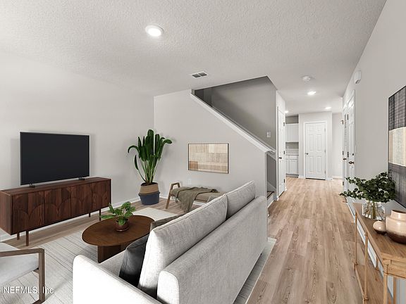2nd image of 5914 MONCRIEF Road W
