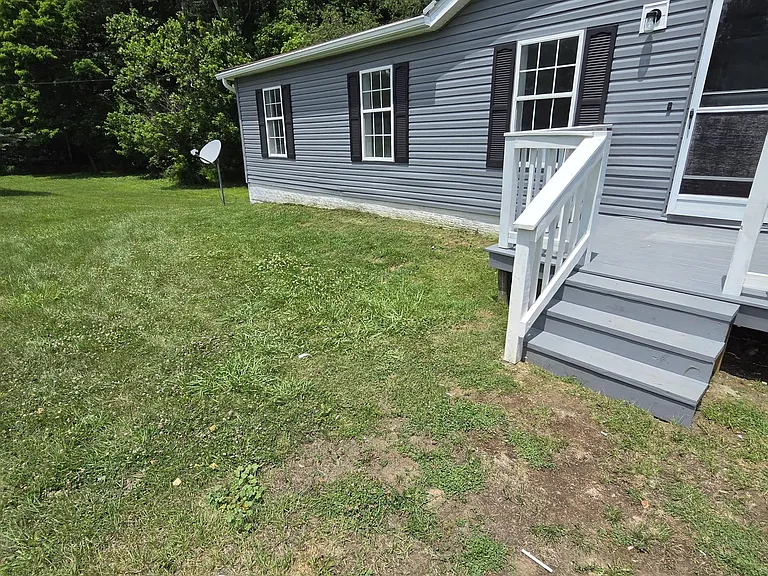 120 Blythe Rd — Photo 2