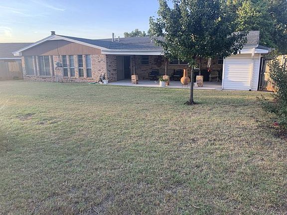 3rd image of 3319 Highland Dr