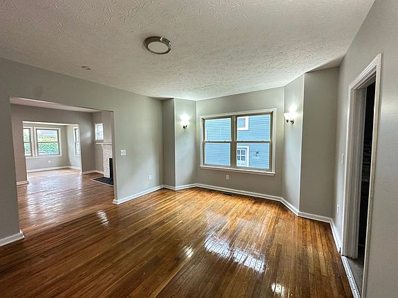 4th image of 315 Kenwood Ave