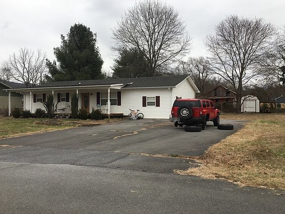 2nd image of 115 Creekside Dr