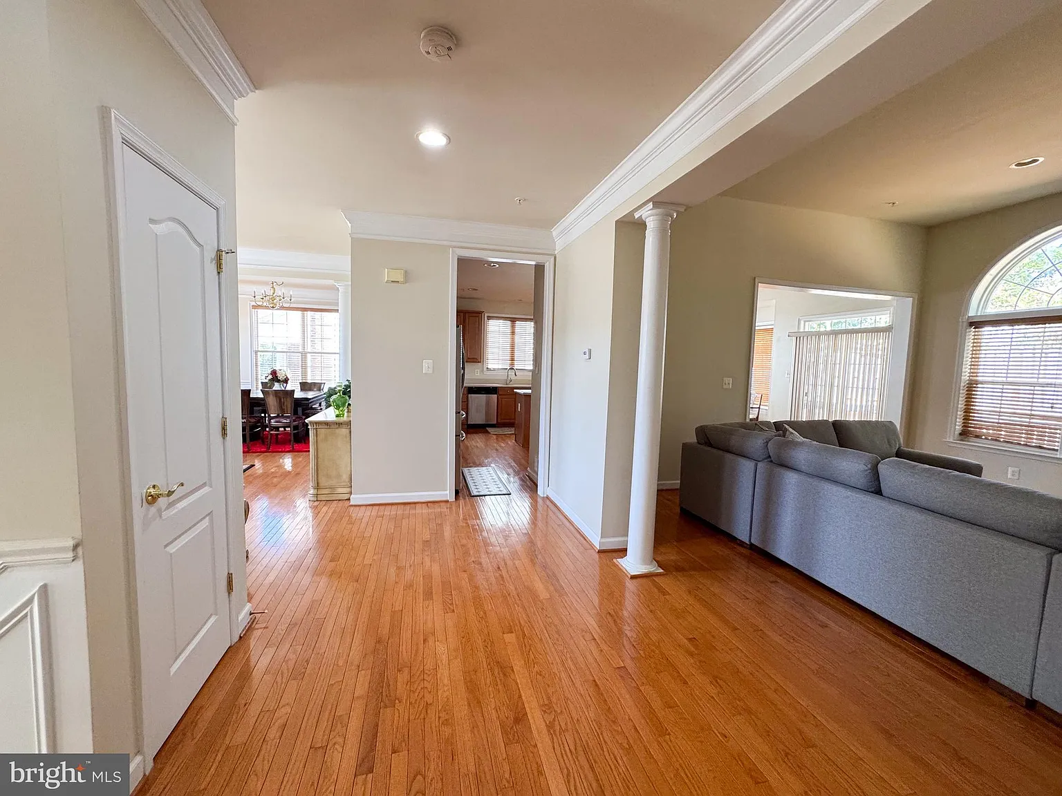 4 bed, 3.5 bath, 3769 sqft, $4,500 — Photo 4