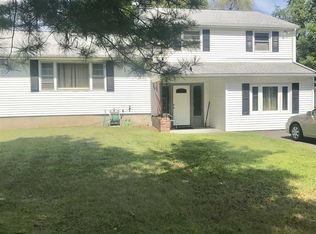 1 Edgehill Dr, Wappingers Falls, NY 12590