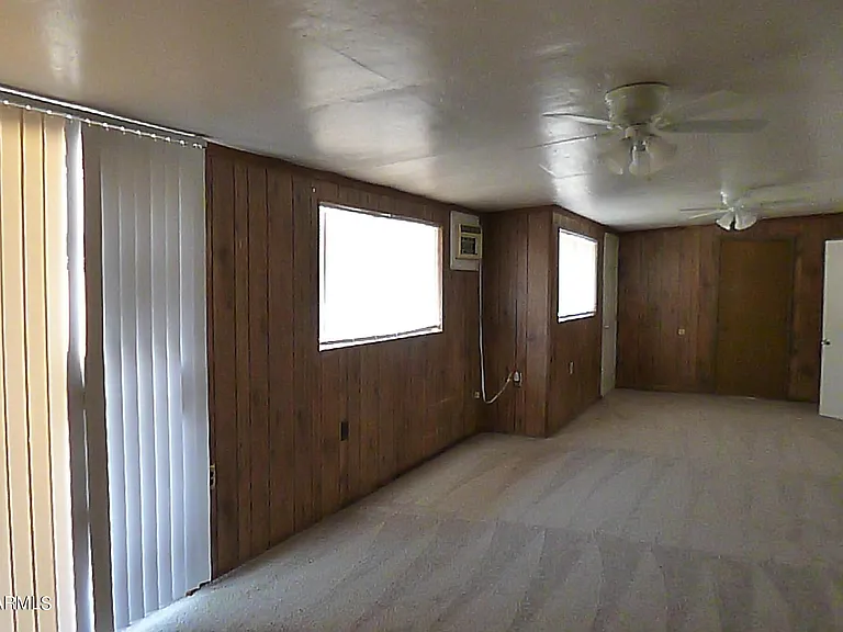 2246 W Corrine Dr — Photo 14