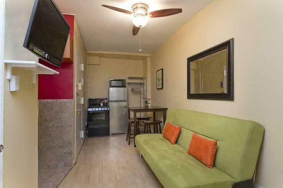 1st image of 142 W 46th St #4RR