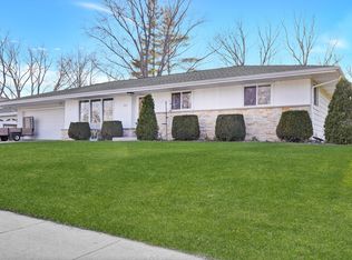 2208 Skyline Dr, West Bend, WI 53090