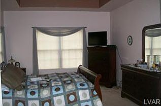 5th image of 110 Glenmoor Cir S