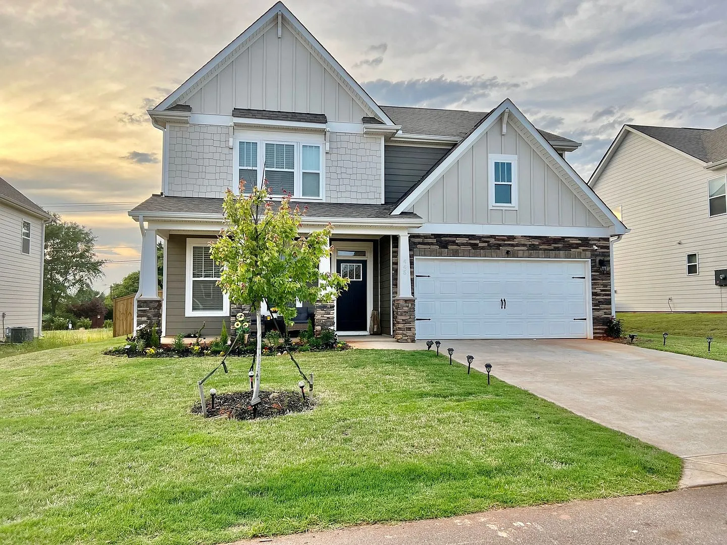 Spacious 4BR House in Boiling Springs — Photo 2