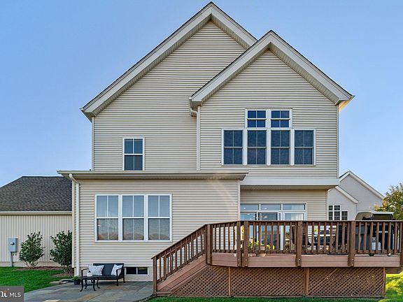 4th image of 3584 Dell Ct
