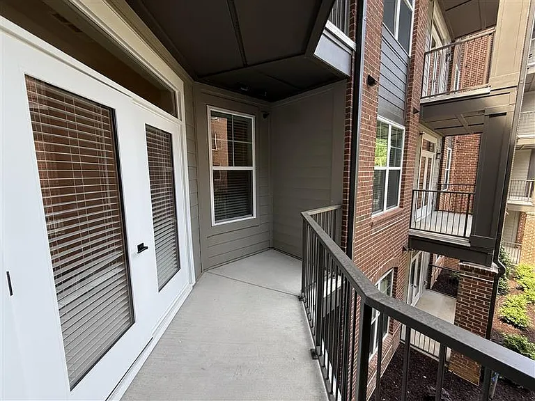 District on the Etowah Apartments — Photo 1045