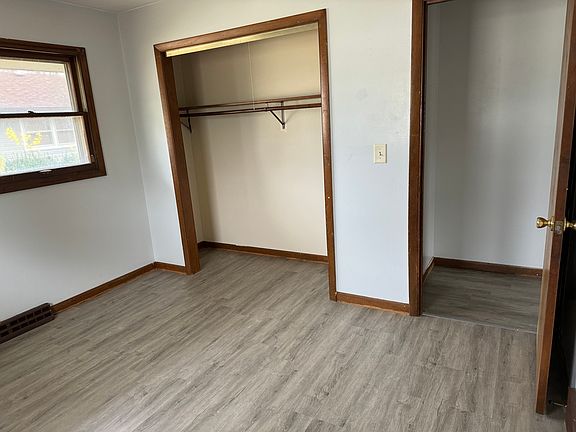 3rd image of 709 Wood Ave #1