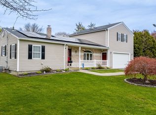 893 Pine Hill Dr, New Bedford, MA 02745