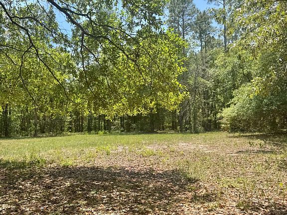 3rd image of 652 Picnic Ln NE