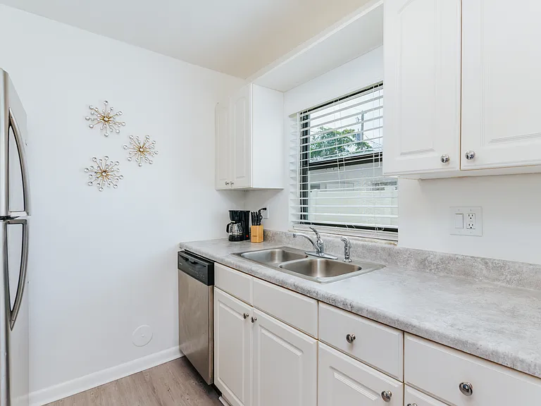 1100 NE 18th St #3 — Photo 12