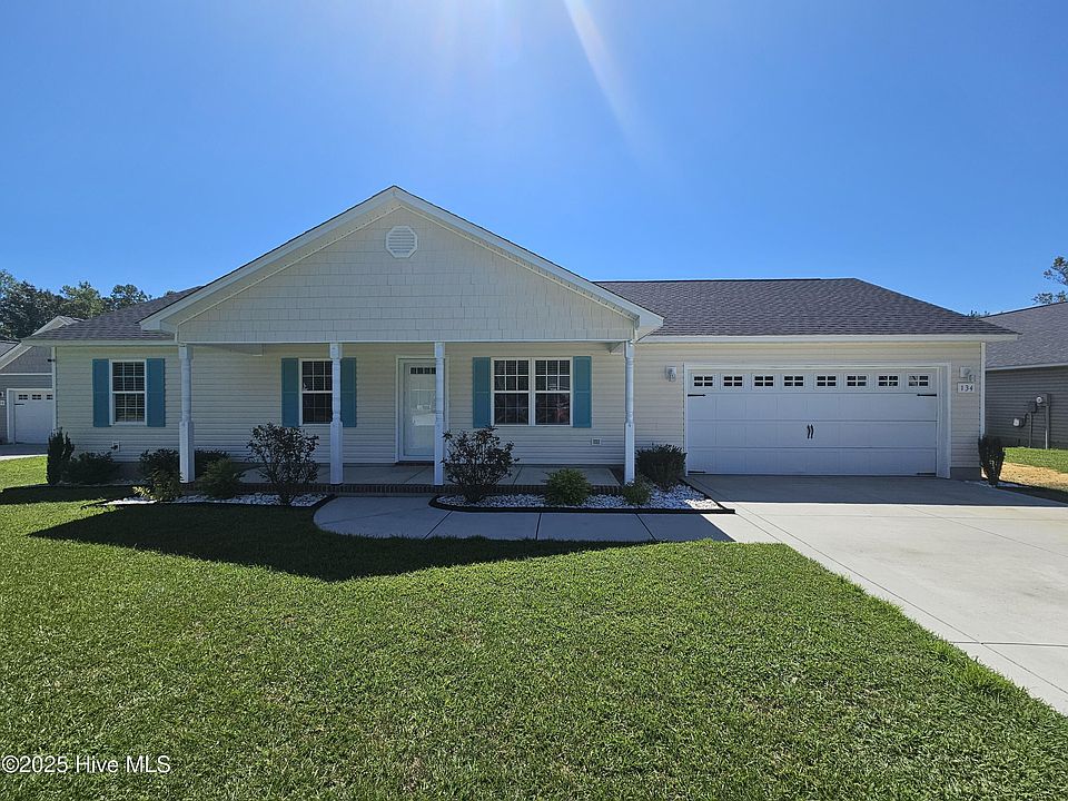 1st image of 134 Woodbury Farm Dr