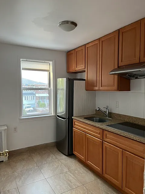 1 bed, 600 sqft, $2,100 — Photo 3