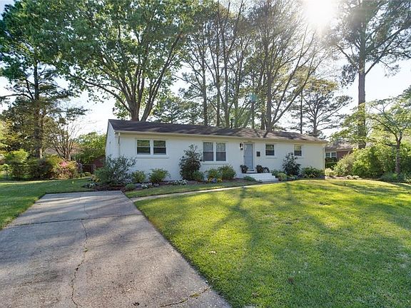 3rd image of 3009 Hampden Ln