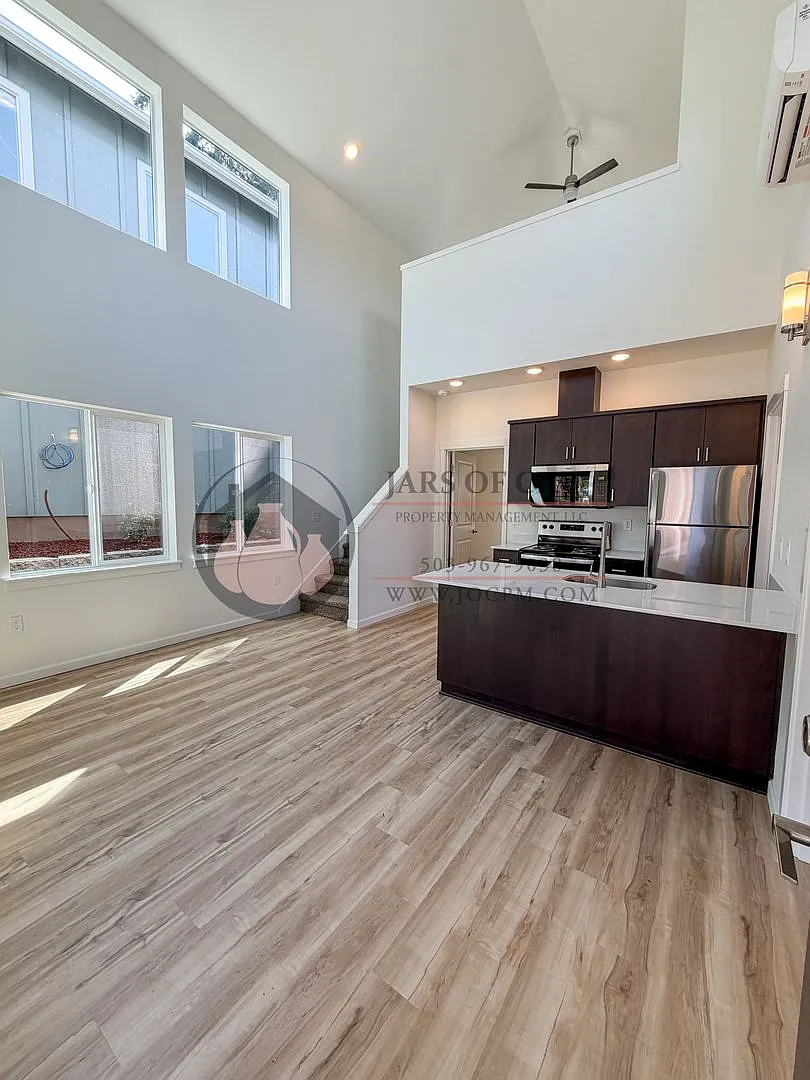 New Construction - 2 Bedroom Cottage - Air Conditioning — Photo 2