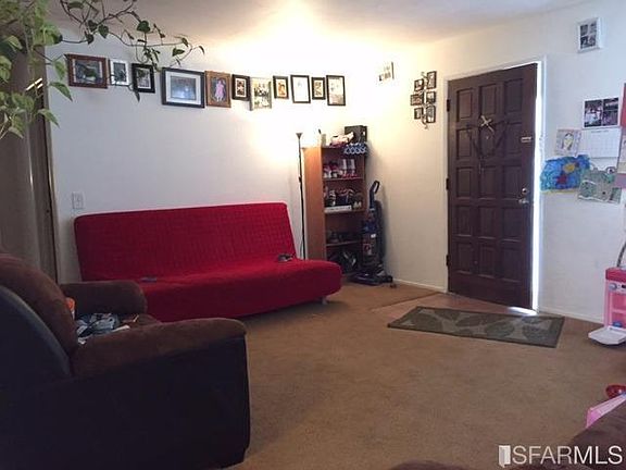 5th image of 487 Pine Ave