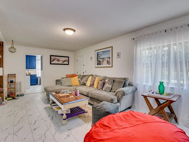 3648 Jamaica Dr — Photo 5