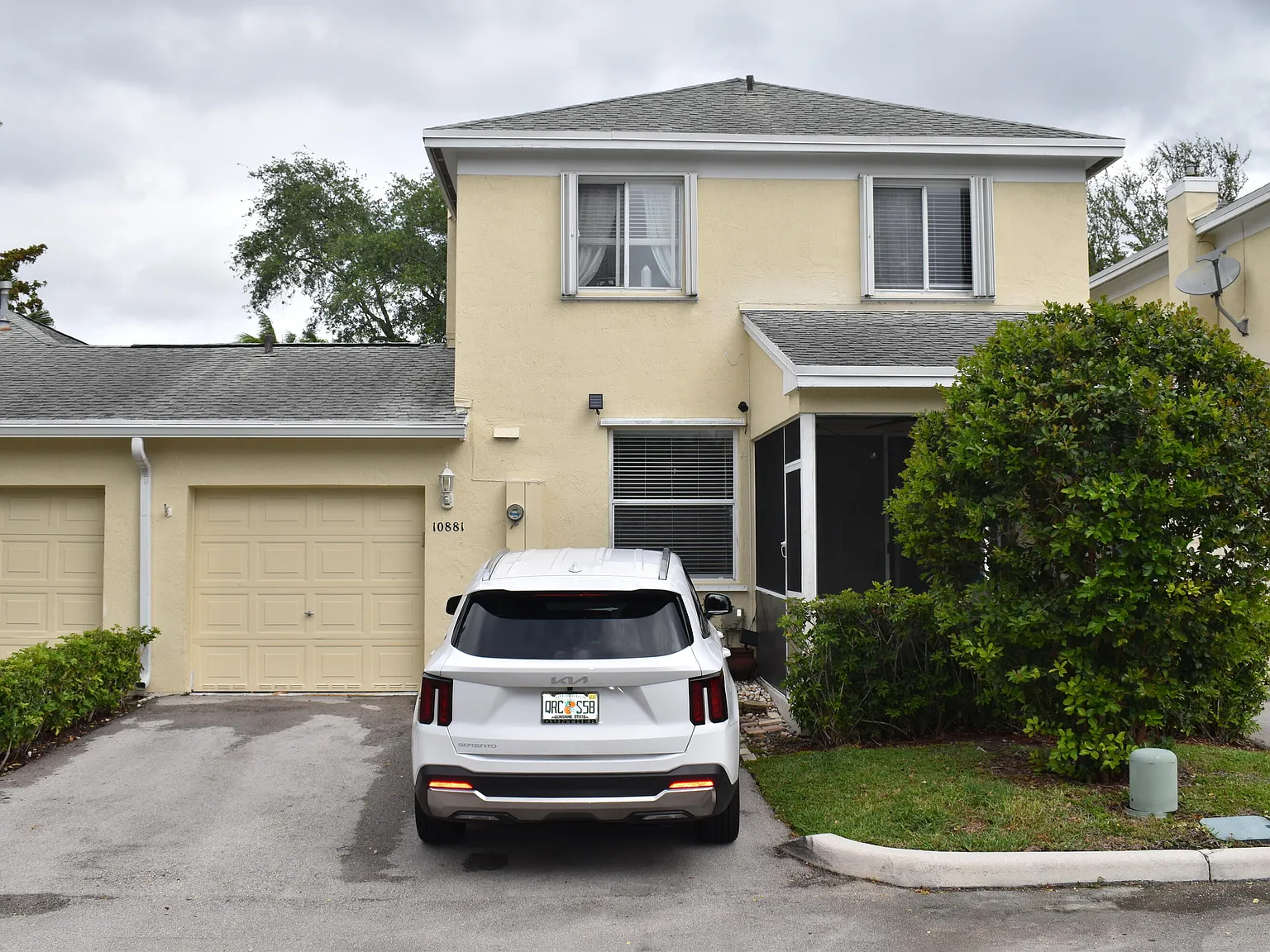 3 bed, 2.5 bath, 1627 sqft, $3,150 — Photo 4