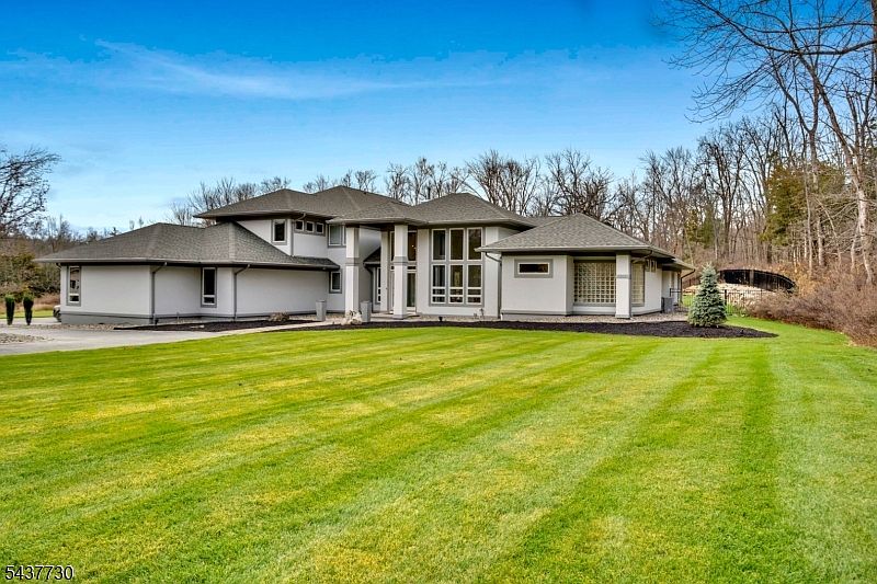 1st image of 46 Benham Way