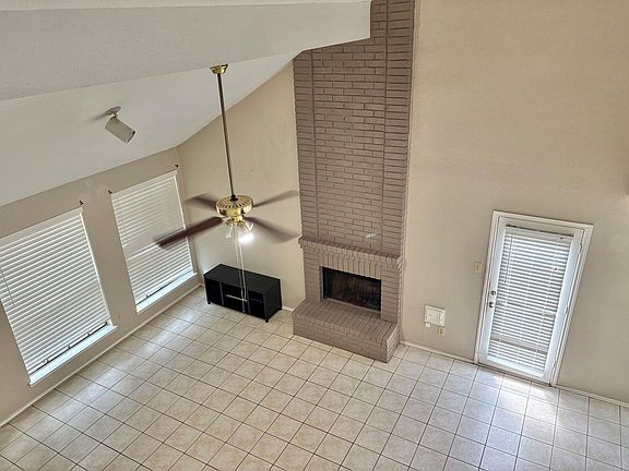 5th image of 16307 Leamington Ln