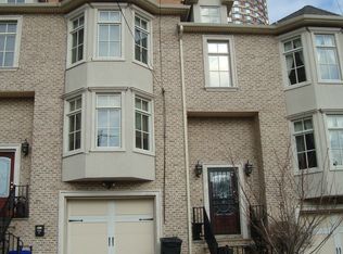 1556 River Rd, Edgewater, NJ 07020