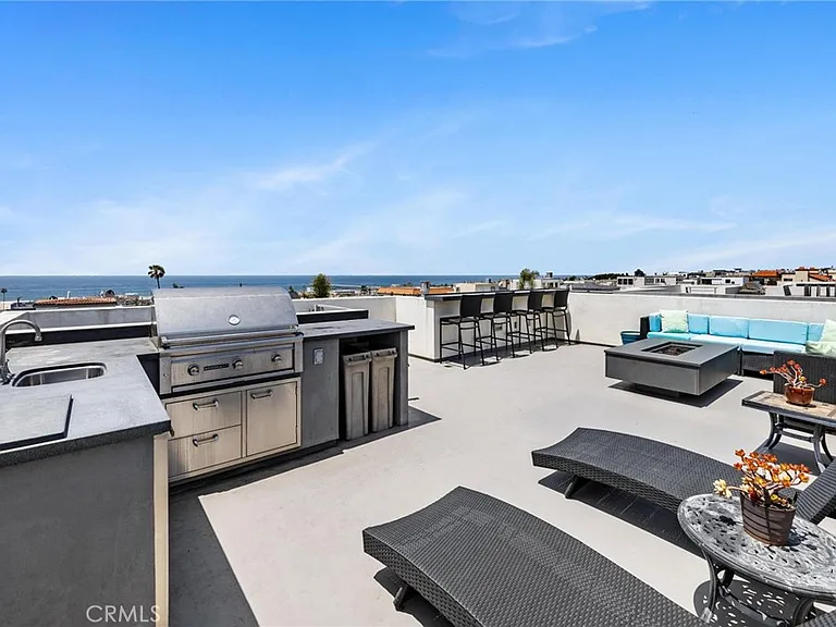 726 Loma Dr — Photo 17